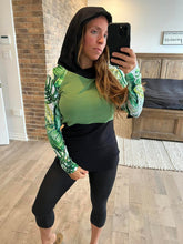 Charger l&#39;image dans la galerie, longueur CHANDAIL hoodie capuchon noir et manche feuillage
