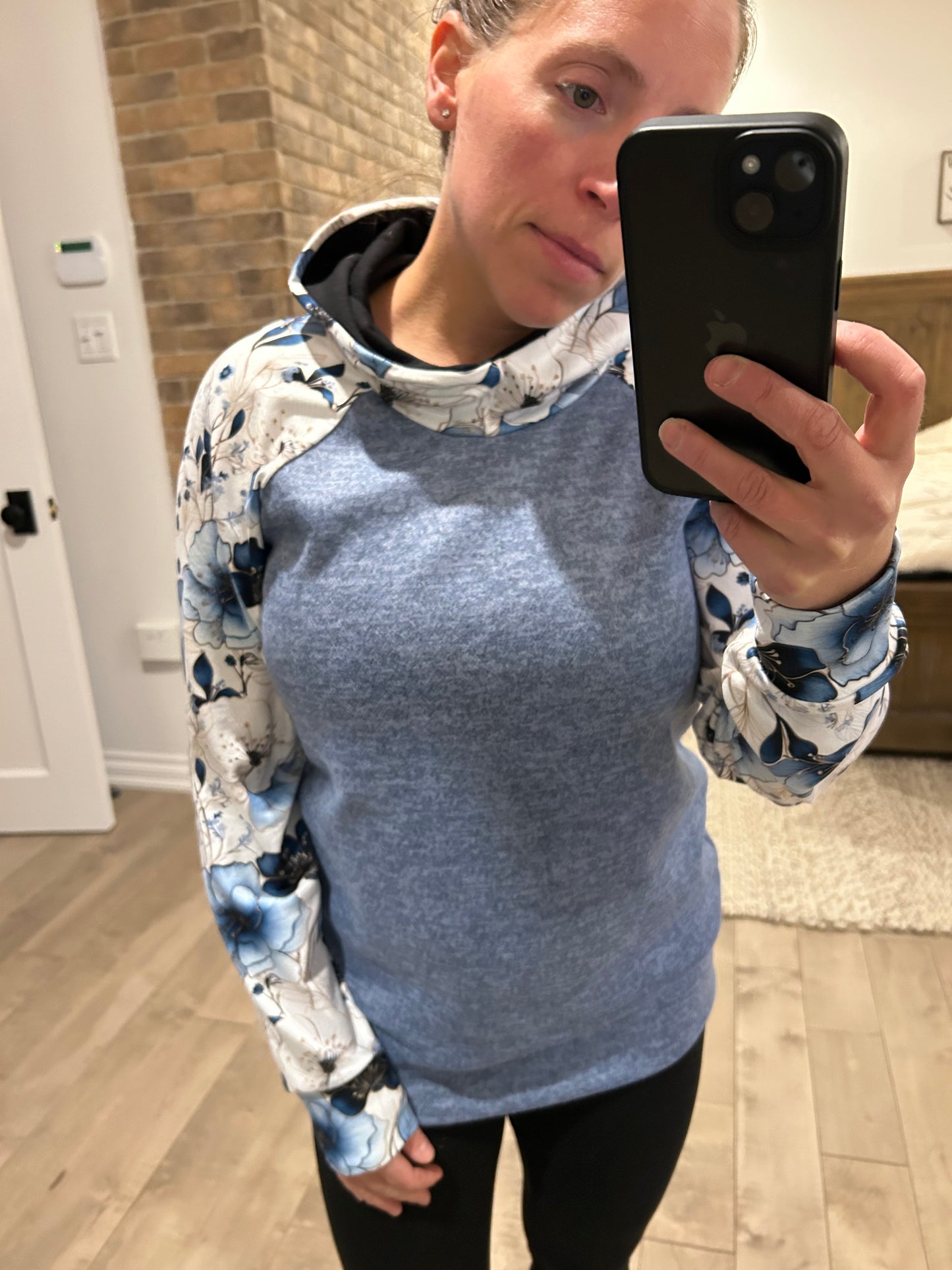 Tunique tricot bleu pâle & fleuri