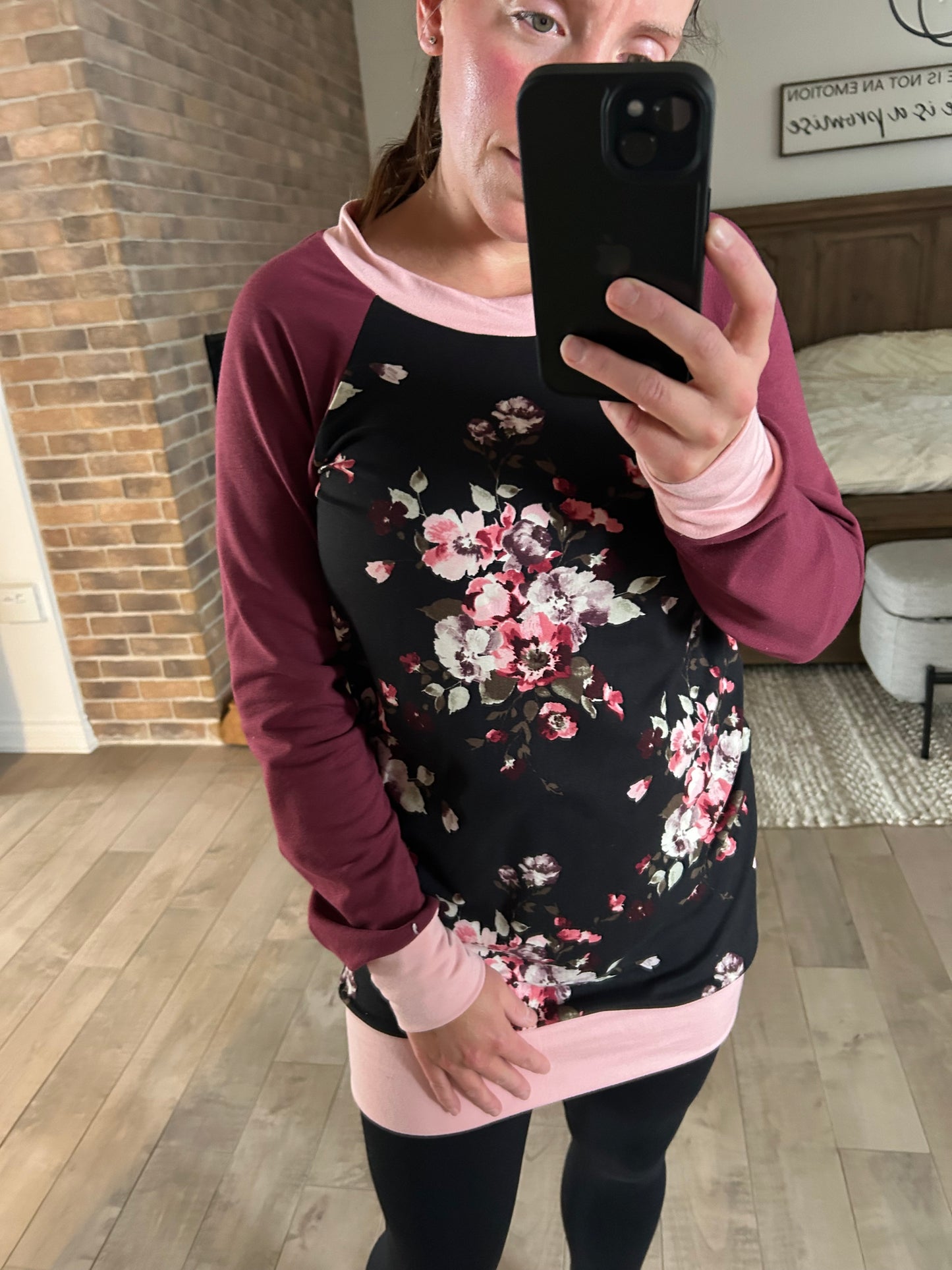 Tunique fleuri rouge et rose