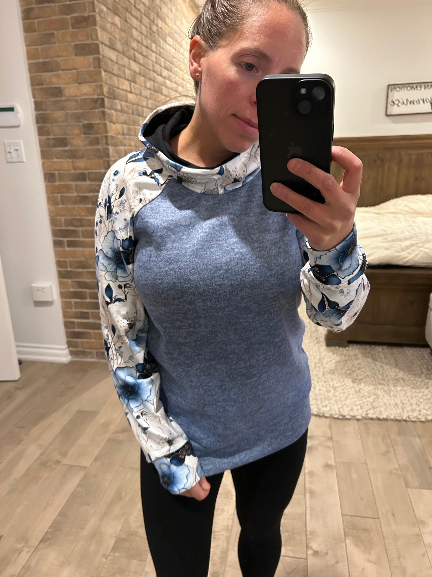 Tunique tricot bleu pâle & fleuri