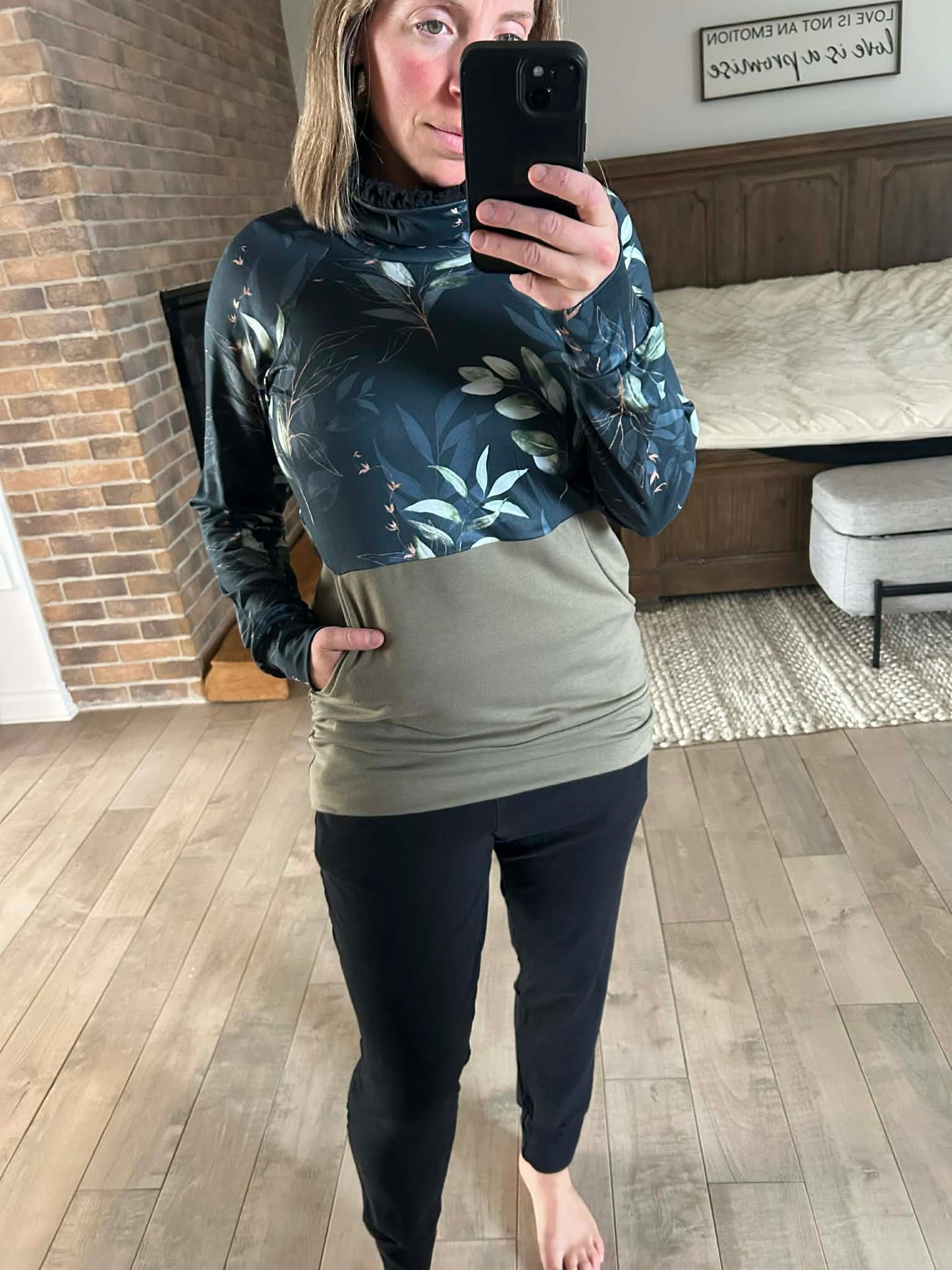 Chandail vert olive à poche