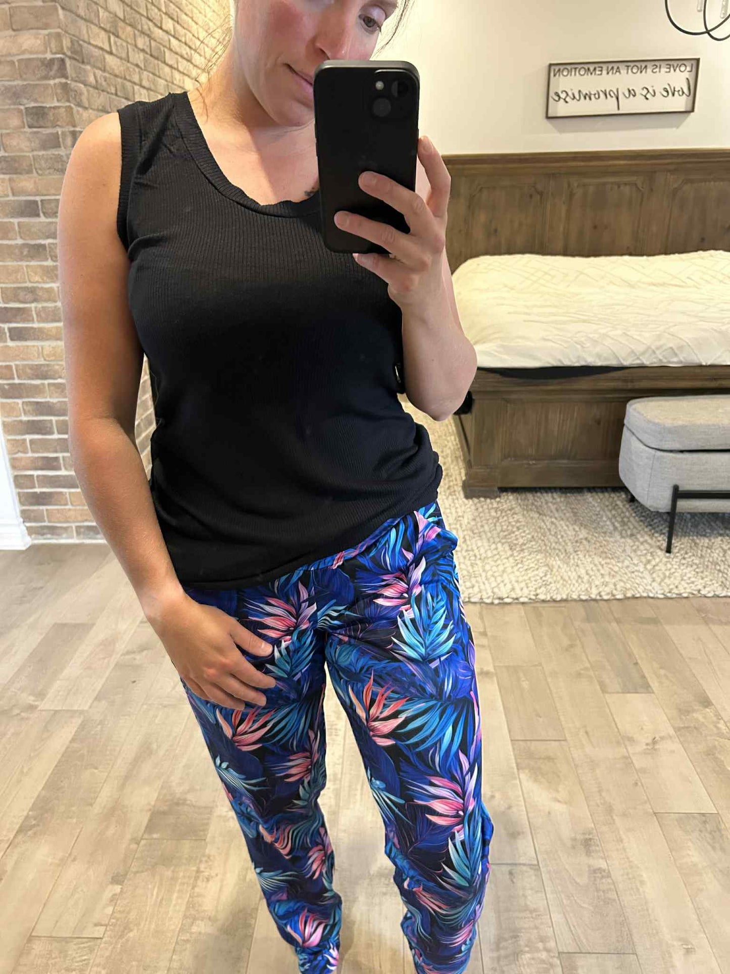 jogging feuillage bleu et rose