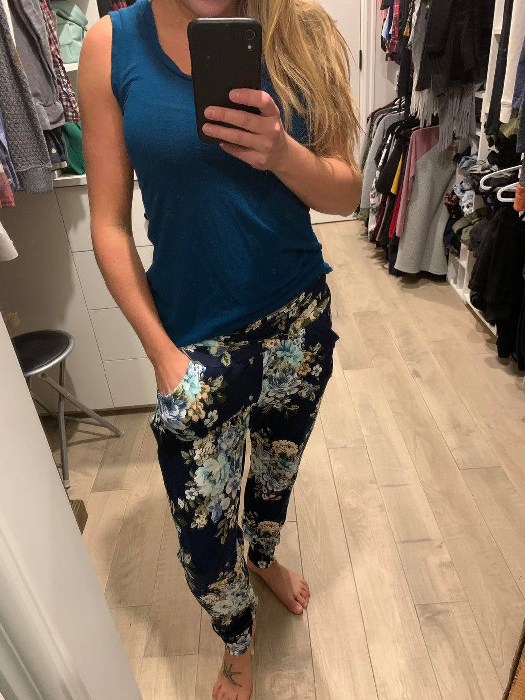 jogging fleuri marine et fleurs bleu