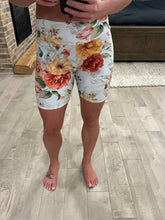 Charger l&#39;image dans la galerie, biker short fleurs orangé
